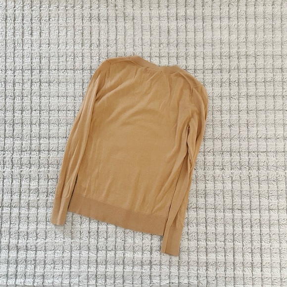 Banana Republic Tan Long Sleeve Fitted Tee - Picture 3 of 4